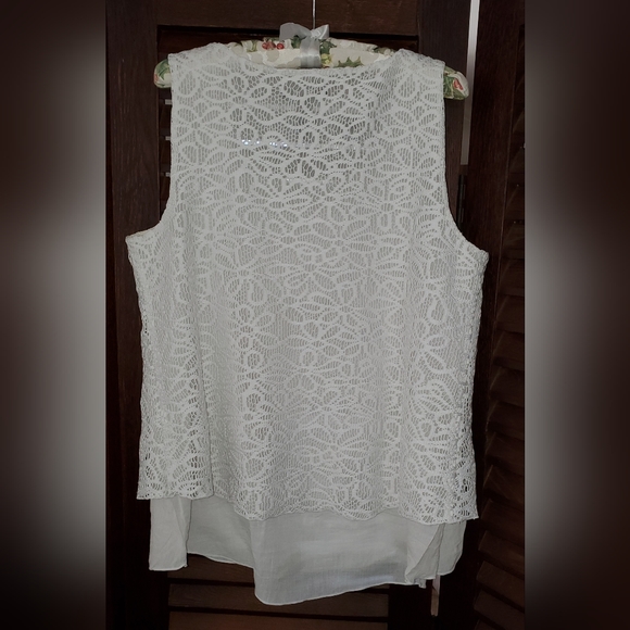 Ladies Top - Picture 2 of 3